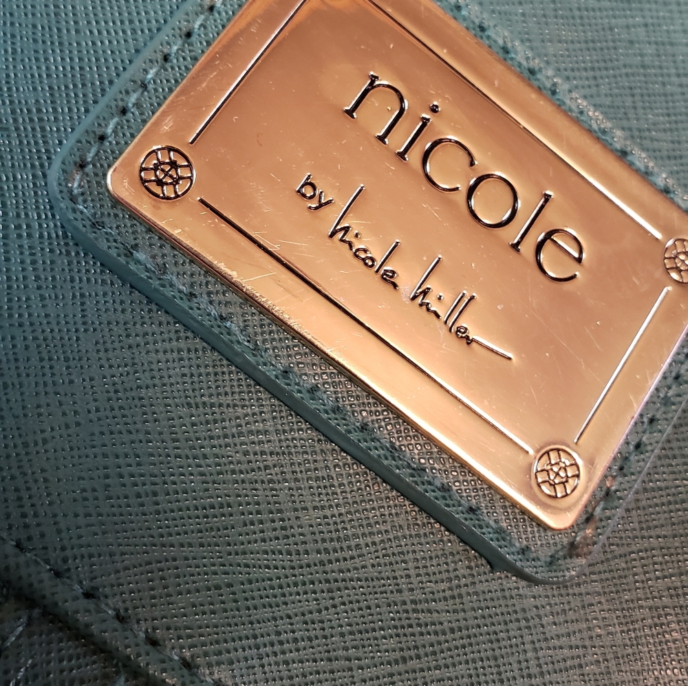 Nicole womens purse gently used many compartments - Picture 4 of 16